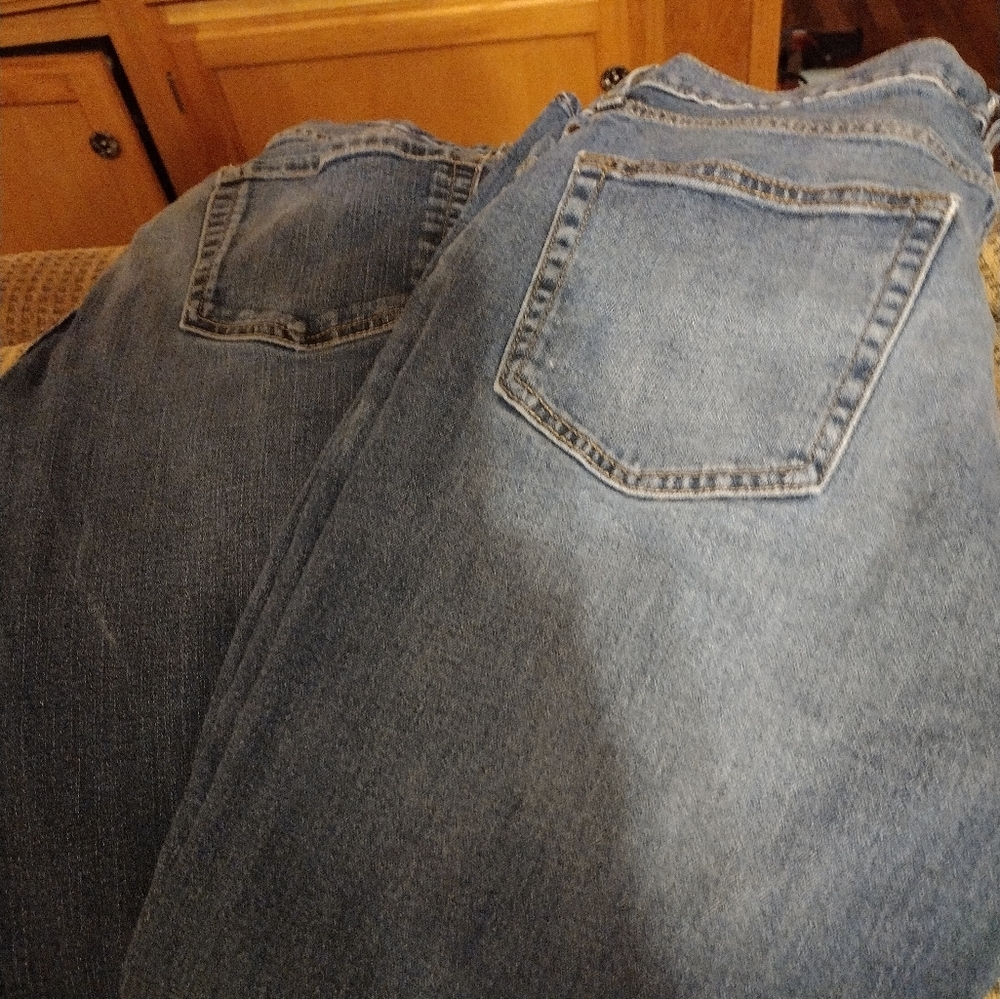 Jeans sizes 30 to 32 waist